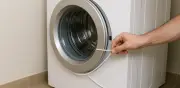 Truco casero con cordón para abrir lavadoras bloqueadas: paso a paso y precauciones