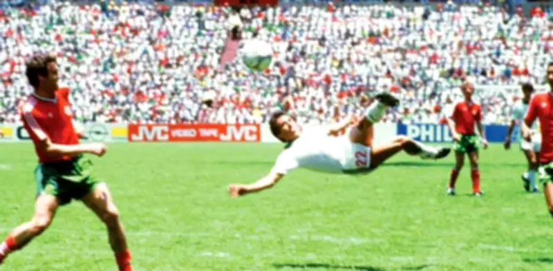 A 109 años de Excélsior: El gol de tijera de Manuel Negrete, una obra de arte inmortal