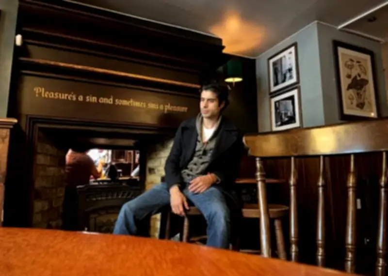 Actor José Ángel Bichir sufre grave caída desde tercer piso en la Narvarte