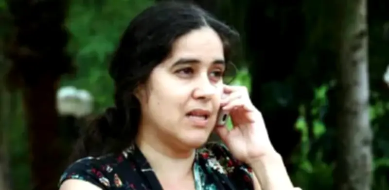 Actriz argentina Mariana Pizarro fallece en autobús; investigan causas de su muerte