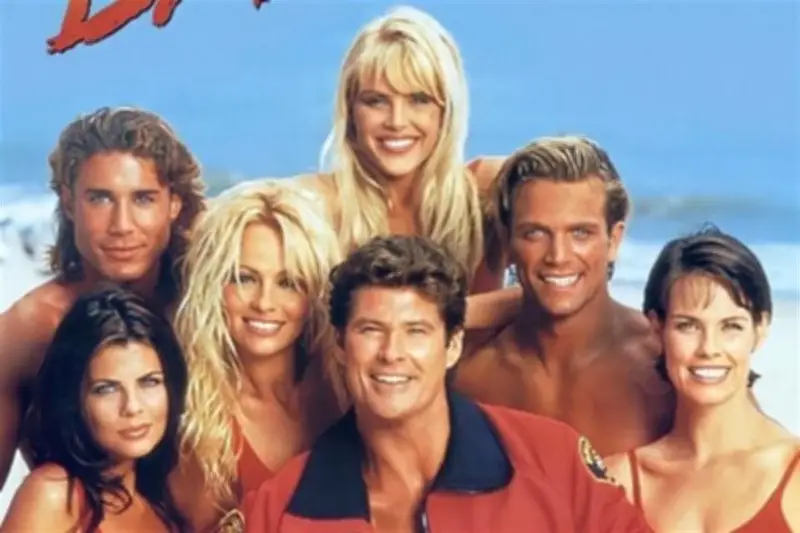 Actriz de 'Baywatch' es arrestada tras protesta por derechos animales en México