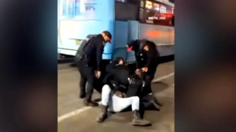 Acusan agresión policial en CETRAM Universidad; denuncian uso excesivo de fuerza