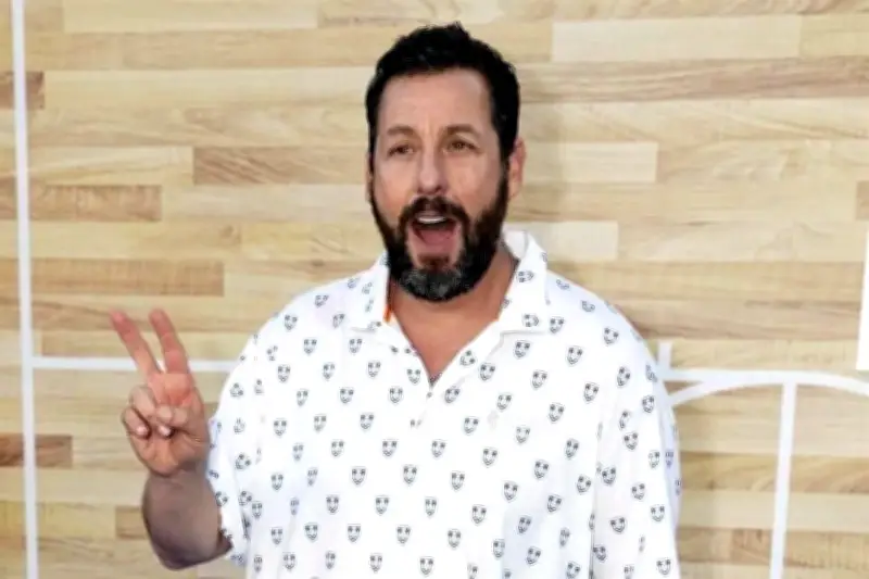 Adam Sandler protagonizará remake de thriller para Netflix