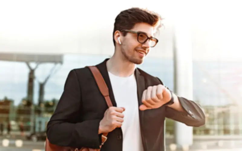 Aeroméxico digitaliza la experiencia de vuelo: tu pase de abordar ahora vive en tu reloj