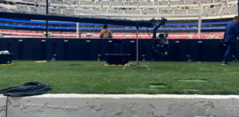 Aficionado exhibe nula visibilidad desde primera fila del remodelado Estadio Banorte