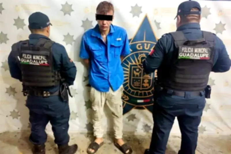 Agrede a dueño al intentar robar su auto en incidente violento