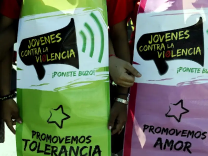 Agresión en adolescencia acelera envejecimiento biológico y aumenta IMC a los 30 años