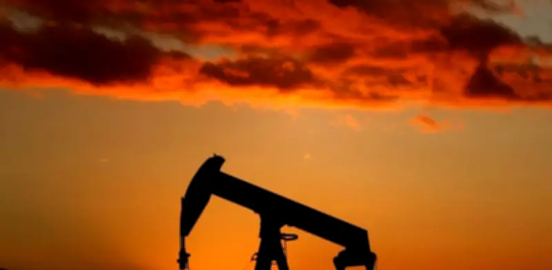 AIE libera 400 millones de barriles de petróleo para estabilizar precios ante conflicto con Irán