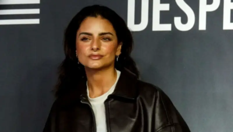 Aislinn Derbez reaparece con mensaje familiar tras inconsistencias en acta de defunción de su madre