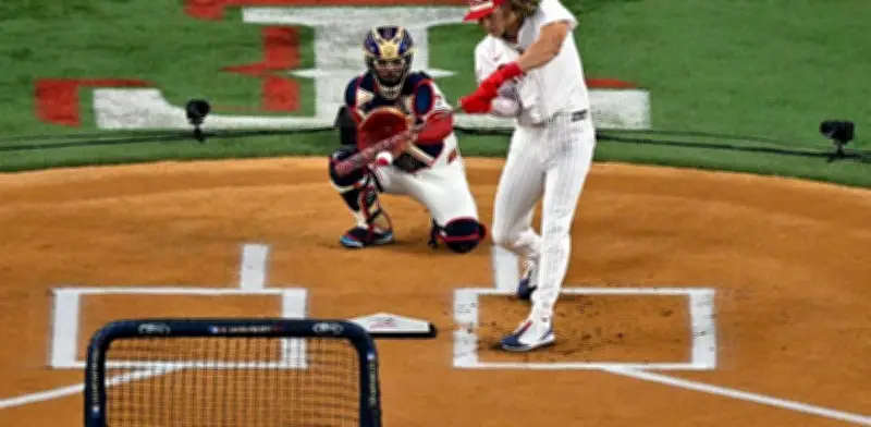 Alec Bohm, estrella de los Phillies, demanda a sus padres por presunto desvío millonario