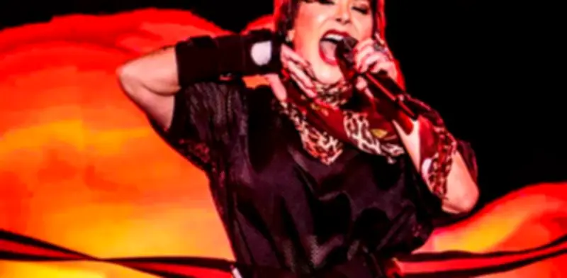 Alejandra Guzmán revela cirugía de emergencia por osteoporosis severa