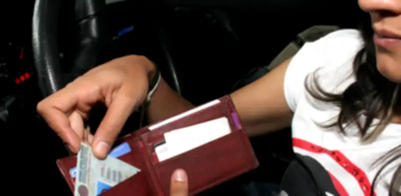Alerta en CDMX: Gestores 'piratas' estafan con trámites de licencias de conducir