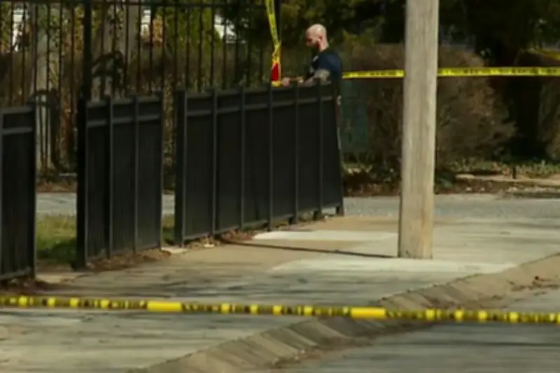 Alumno hiere a profesora y se suicida en secundaria de Texas, EU