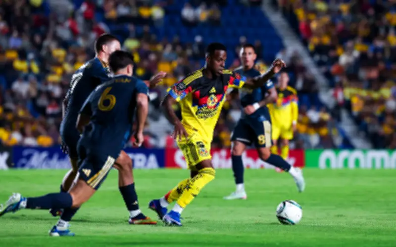 América avanza en Concacaf entre dudas, abucheos y falta de alma