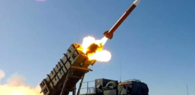 Análisis vincula explosión en Baréin a misil Patriot de EU, contradiciendo versión oficial