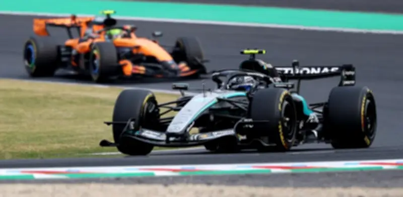 Antonelli triunfa en Japón y lidera la F1; Checo Pérez finaliza en el puesto 17