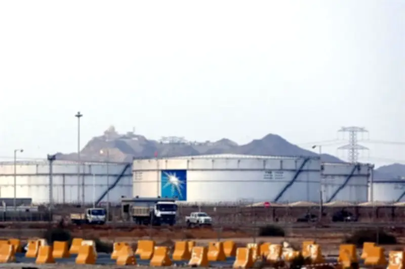 Aramco busca rutas alternas para el crudo ante riesgos en el Estrecho de Ormuz