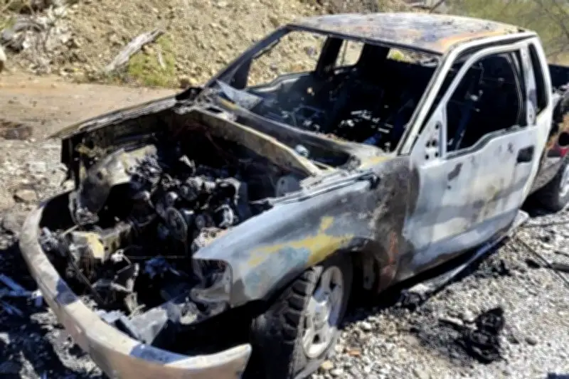 Arde camioneta en el Arroyo El Obispo: Investigaciones en curso