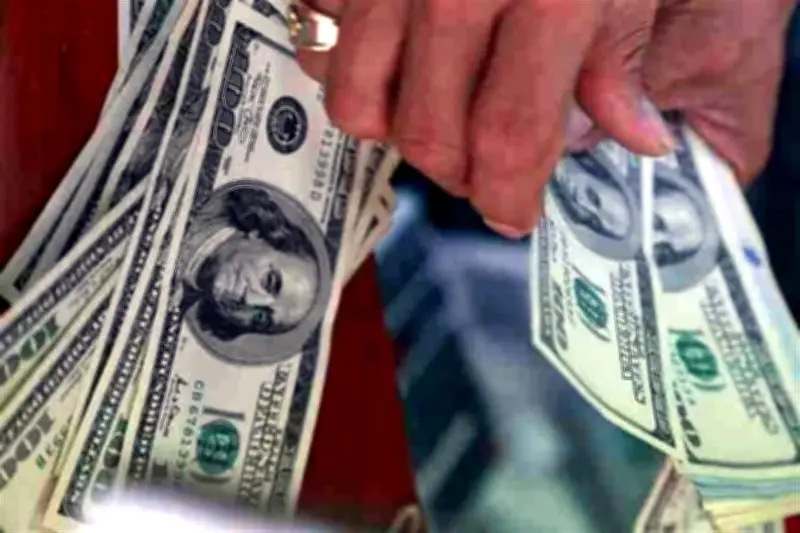 Ares y Apollo restringen retiros de fondos ante volatilidad del mercado mexicano