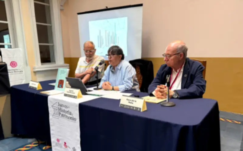 Argelia Castillo presenta libro que analiza décadas de arte visual tapatío contemporáneo