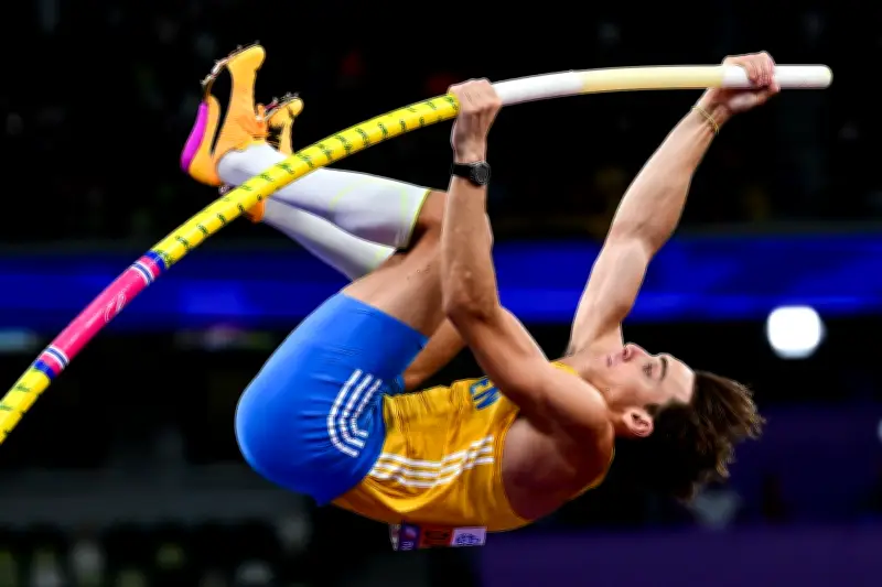 Armand Duplantis establece nuevo récord mundial en salto con pértiga con 6.31 metros