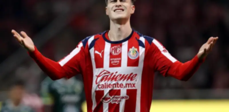 Armando 'Hormiga' González prioriza fútbol sobre romance: 'Sería jugar con su tiempo'