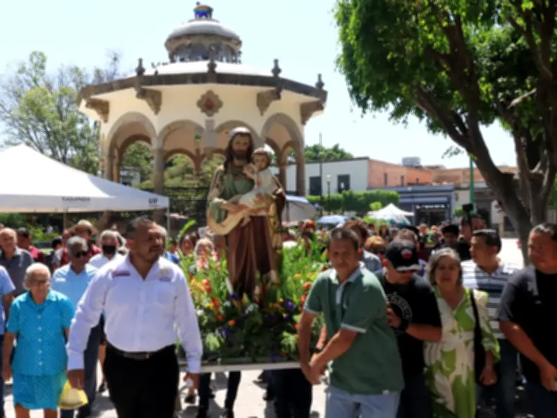 Artesanos de Tlaquepaque celebran su día con peregrinación, misa y reconocimientos