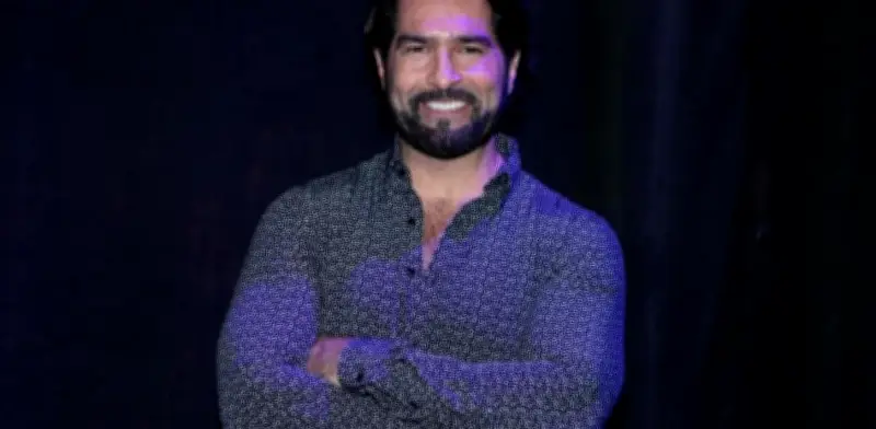 Arturo Carmona responde a críticas machistas contra pareja de Alicia Villarreal