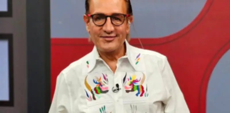 Asaltan a Fabián Lavalle en gasolinera cerca de Paseo de la Reforma a punta de pistola