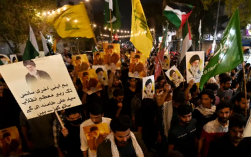 Asalto mortal al consulado de EE.UU. en Karachi deja seis fallecidos tras ataques a Irán