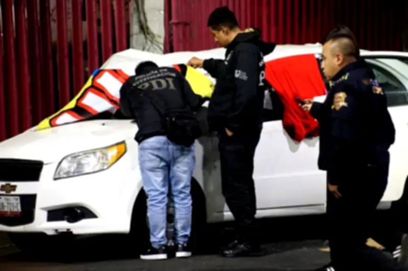 Asesinan a dos tripulantes de un automóvil en Iztapalapa, Ciudad de México