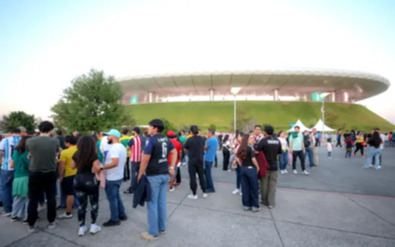 Asistentes al Estadio Akron reconocen mejoras en tráfico, pero exigen más avances