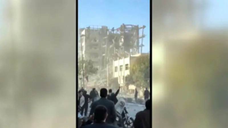 Atacan reunión donde se elegía líder de Irán; hay al menos 40 muertos