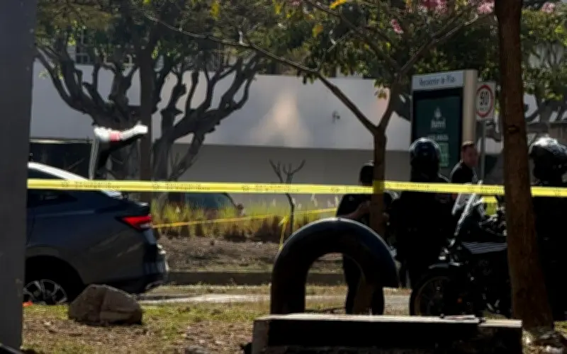 Ataque Armado y Ponchallantas en Guadalajara: Impactos de Bala en López Mateos y Américas