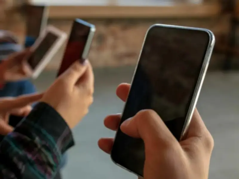 Austria propone ley para prohibir redes sociales a menores de 14 años