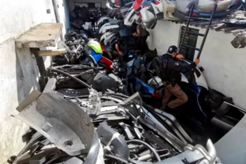 Autoridades aseguran 8 toneladas de autopartes en operativo en Cuauhtémoc