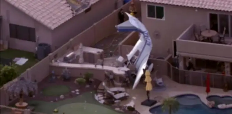 Avioneta de entrenamiento se estrella en Phoenix: tres heridos y evacuaciones