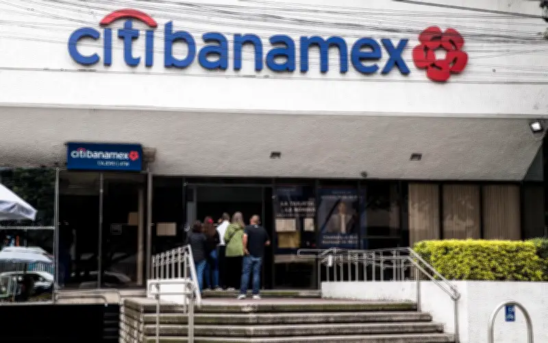 Banamex vende 24% a inversionistas el mismo día de la captura del Mencho