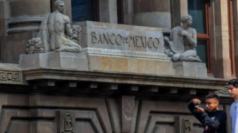 Banxico reduce tasa de interés a 6.75% y revisa al alza pronóstico inflacionario para 2026