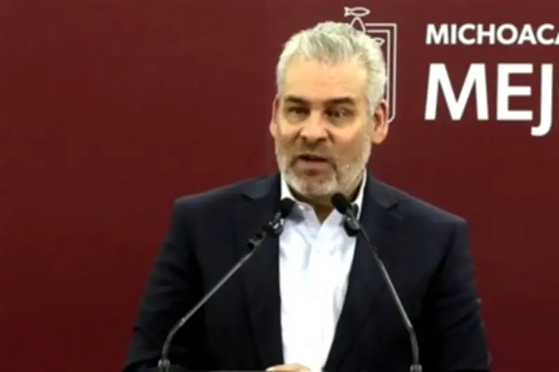 Bedolla se compromete a donar un mes de sueldo para apoyar a Cuba tras huracán