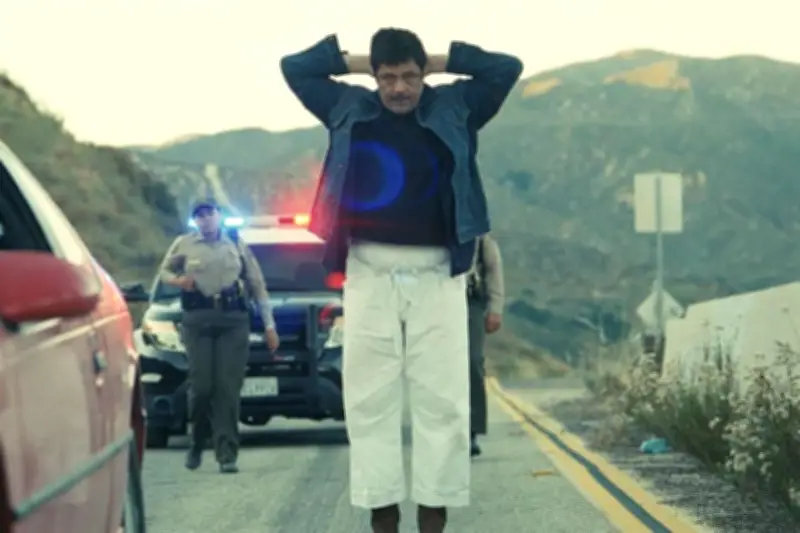 Benicio del Toro se sumerge en el papel de un sensei con corazón en su nueva película