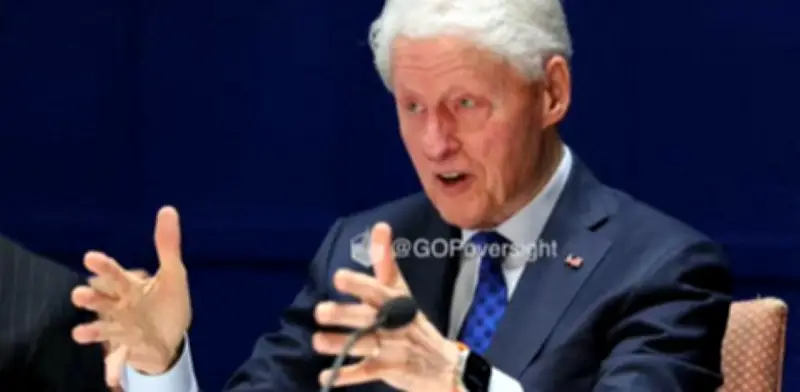 Bill Clinton declara ante el Congreso sobre fotos con Epstein y niega conocer sus crímenes