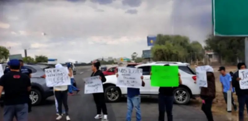 Bloqueo en México-Pachuca tras asalto millonario en Tizayuca; exigen justicia
