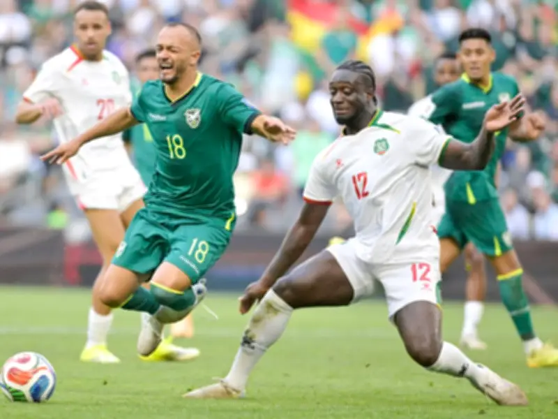 Bolivia remonta y vence 2-1 a Surinam en repechaje mundialista rumbo a 2026