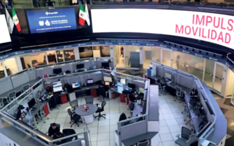 Bolsa Mexicana cae 1.65% arrastrada por pesimismo global; peso también retrocede