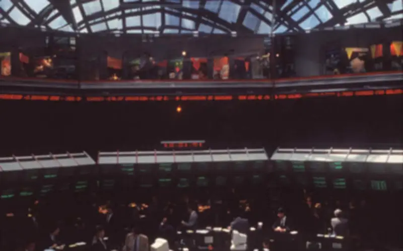 Bolsa Mexicana cierra con pérdida diaria pero celebra ganancia semanal tras cinco semanas negativas