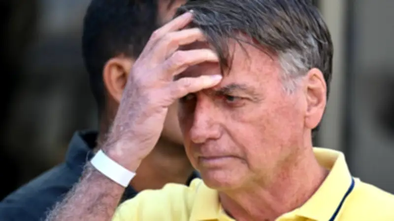 Bolsonaro mejora función renal, pero sigue en terapia intensiva sin fecha de alta