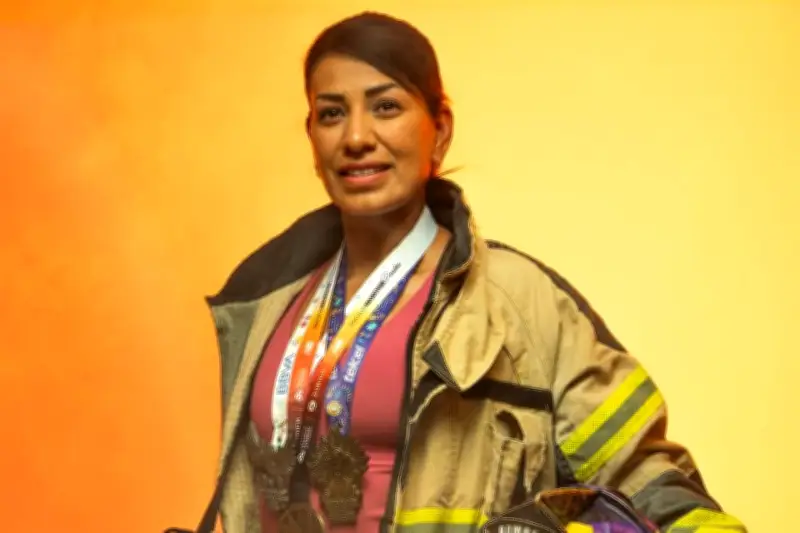 Bomberas de la CDMX rompen estereotipos y combaten incendios en la capital
