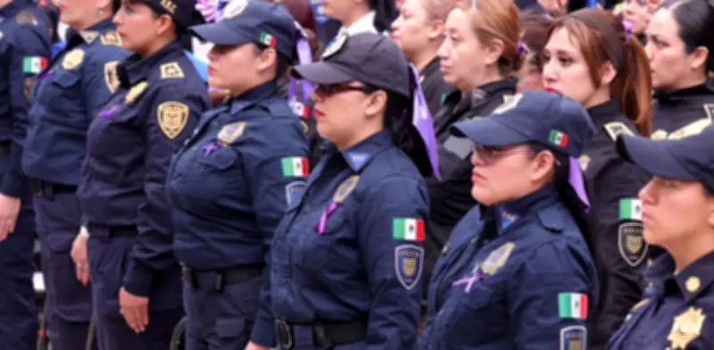 Brugada anuncia becas para hijos de mujeres policías y promueve ascensos femeninos