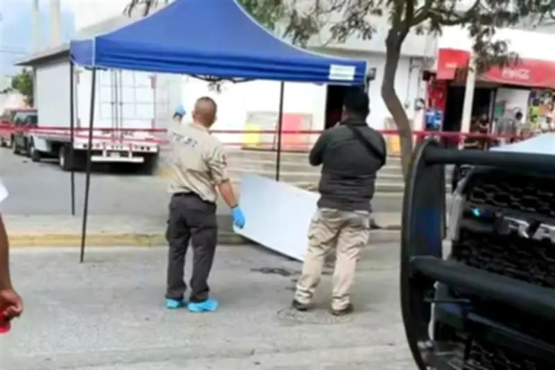 Brutal degüello en mercado de Monterrey tras discusión entre dos hombres